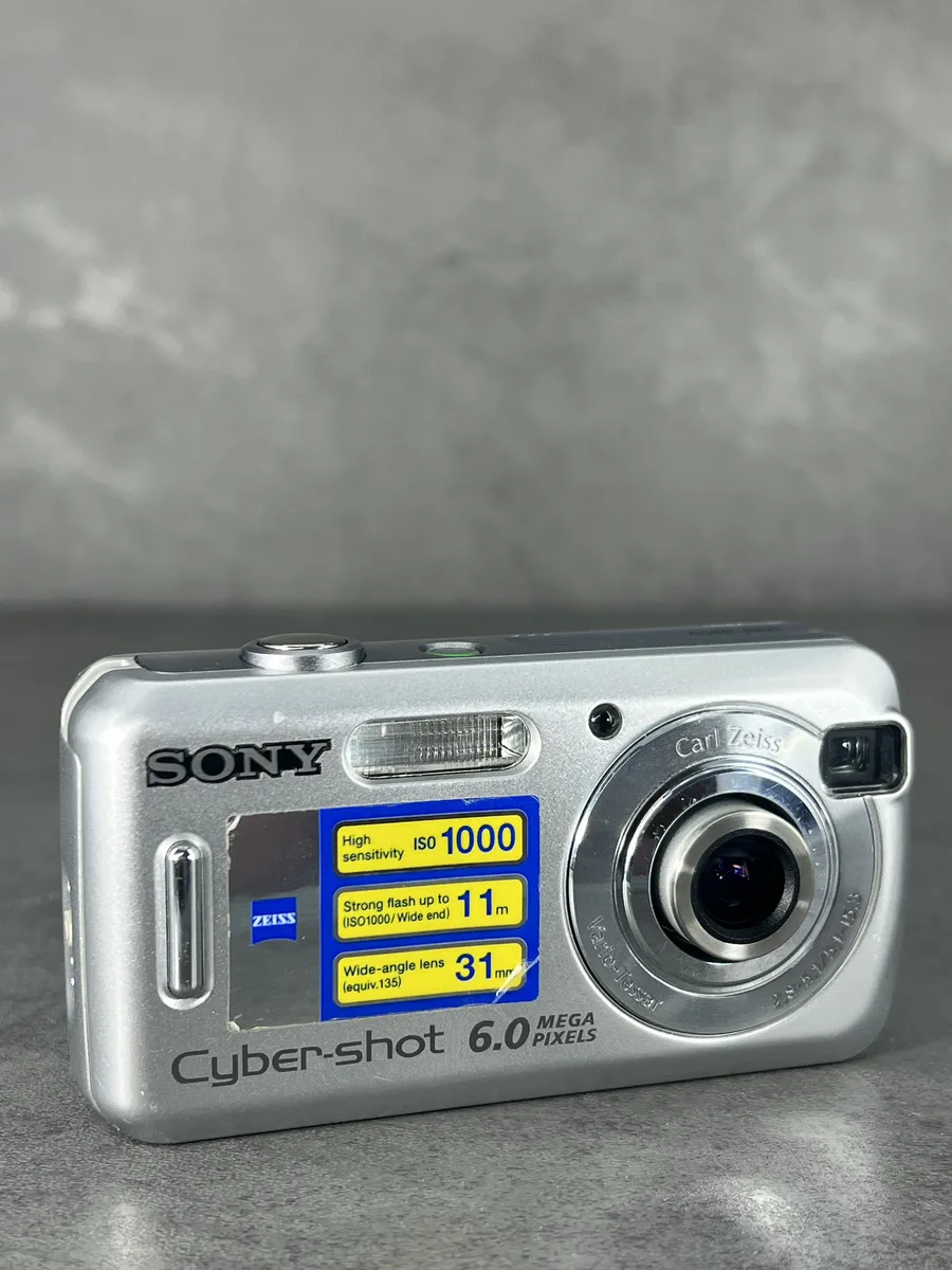 SONY Цифровой фотоаппарат Cyber-shot DSC-S600